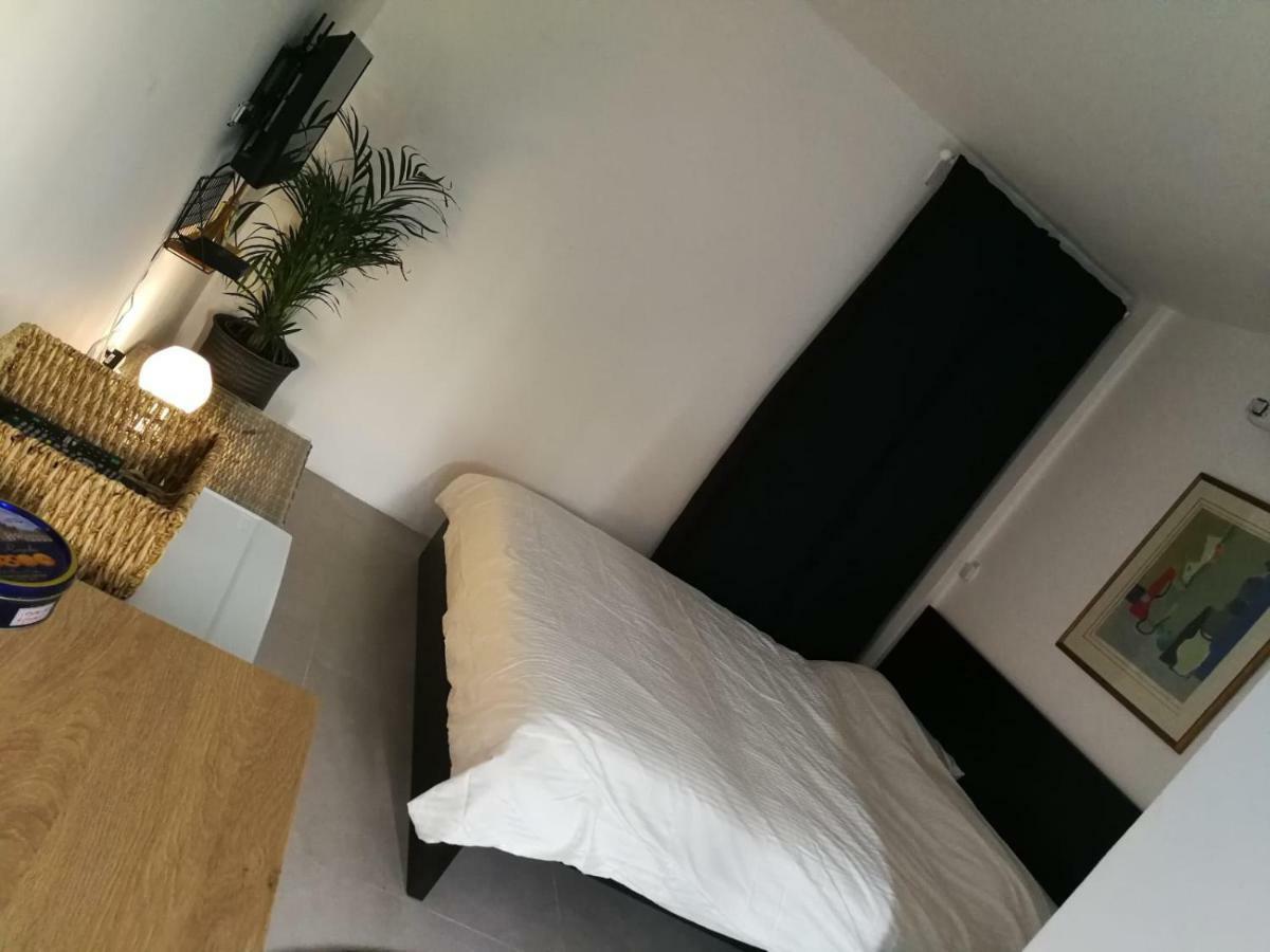 The Pearl Apartment Yehud-Monosson Екстериор снимка