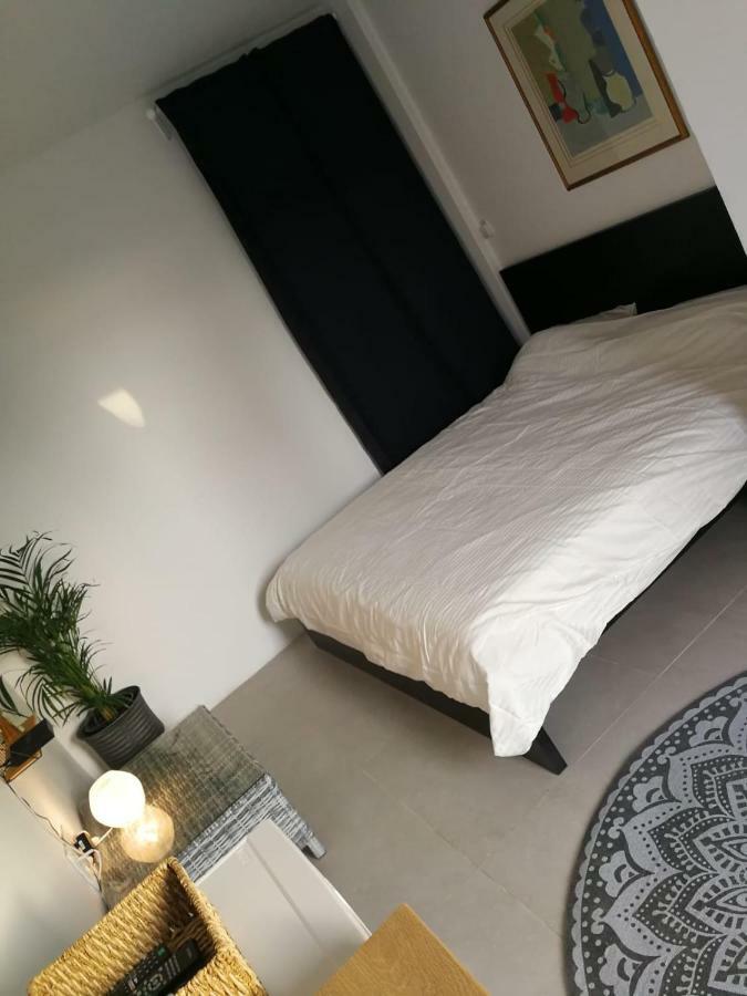 The Pearl Apartment Yehud-Monosson Екстериор снимка